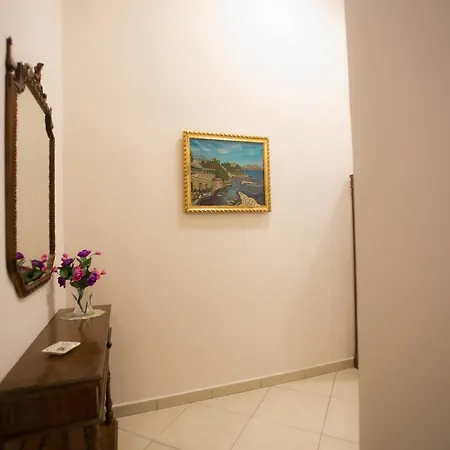 A Casa Di Nonna Giulia 3* Napoli